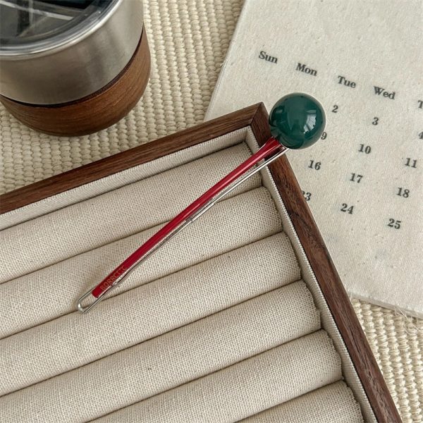 Cute Minimalist Women's Solid Color Arylic Hair Clip - Image 11