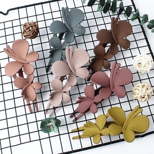 Butterfly Plastic Resin Hollow Out Hair Clip 1 Piece - Image 4
