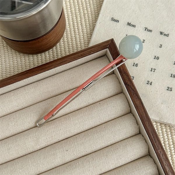 Cute Minimalist Women's Solid Color Arylic Hair Clip - Image 12