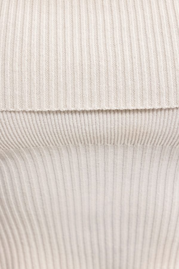 Bandeau Chunky Knit Crop Top in Cream - Image 4