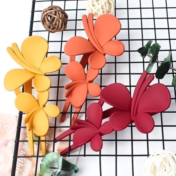 Butterfly Plastic Resin Hollow Out Hair Clip 1 Piece - Image 3