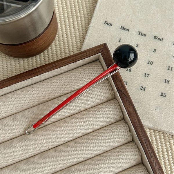 Cute Minimalist Women's Solid Color Arylic Hair Clip - Image 8