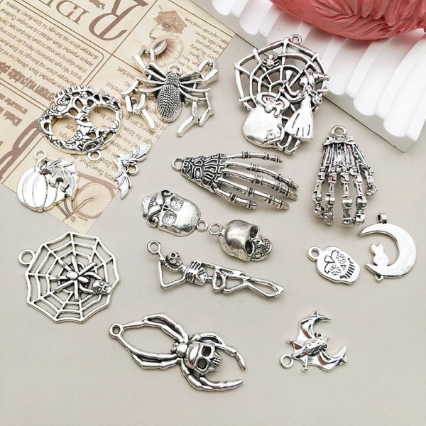 1 Piece Alloy Moon Spider Web Skull Pendant - Image 4