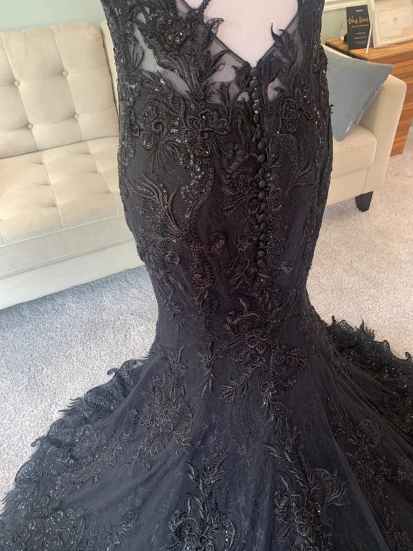 X Back V Neck Black Embroidered Lace Tulle Mermaid Wedding Dress - Image 6