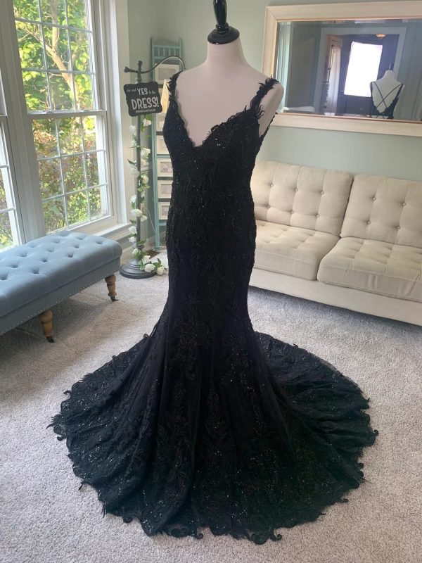 X Back V Neck Black Embroidered Lace Tulle Mermaid Wedding Dress - Image 3