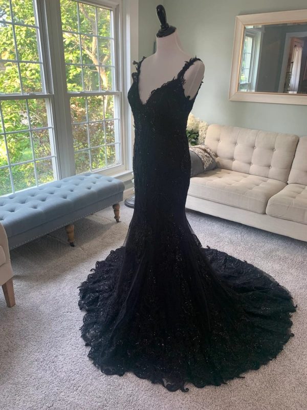 X Back V Neck Black Embroidered Lace Tulle Mermaid Wedding Dress - Image 4