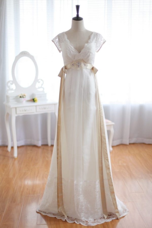 Vintage Inspired Lace Tulle Deep V Back Maternity Wedding Dress - Image 3
