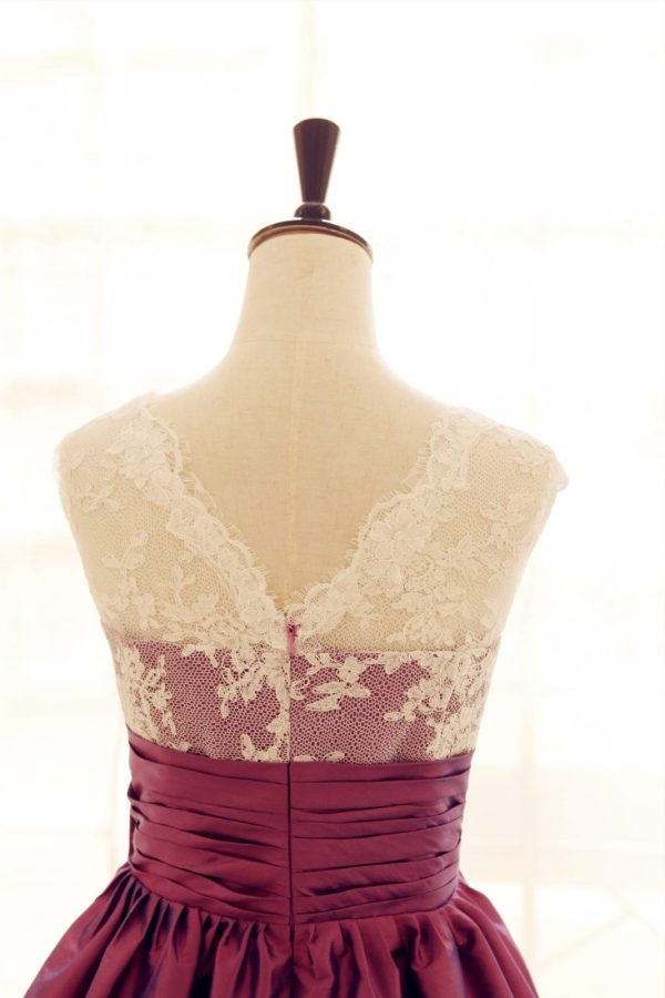 Vintage Ivory Lace Dark Raspberry Taffeta V Back Short Bridesmaid Dress - Image 4
