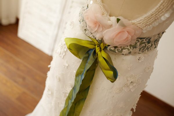 Vintage Keyhole Back Lace Chiffon Cap Sleeves Wedding Dress - Image 5