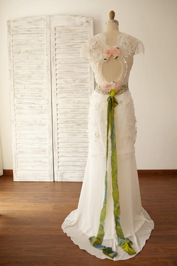 Vintage Keyhole Back Lace Chiffon Cap Sleeves Wedding Dress - Image 3